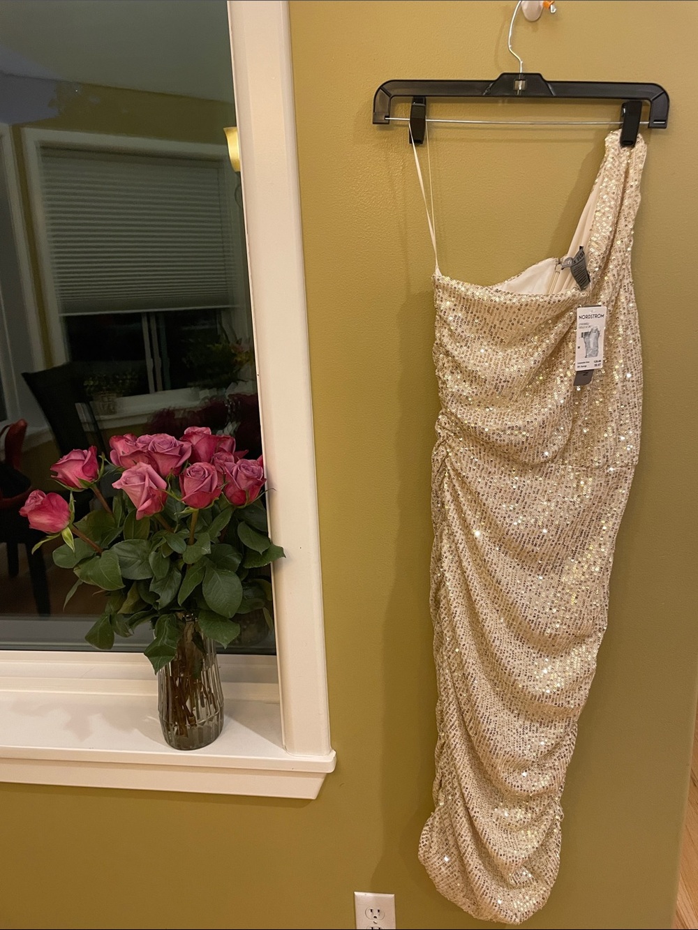 NWT Love X Design One-Shoulder Sequin Asymmetrical Gown in Champagne